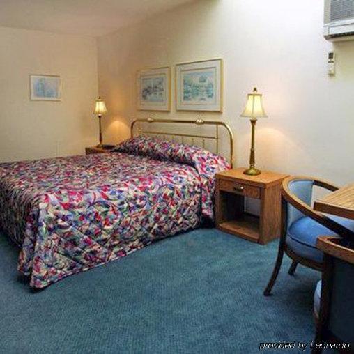 Shawano Four Seasons Resort Bilik gambar