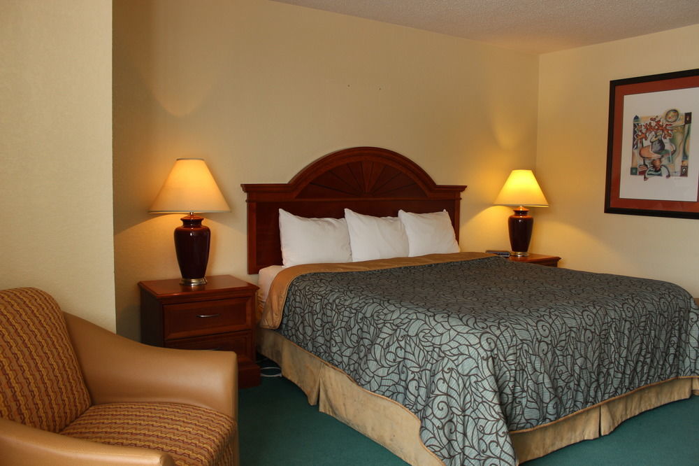 Shawano Four Seasons Resort Luaran gambar