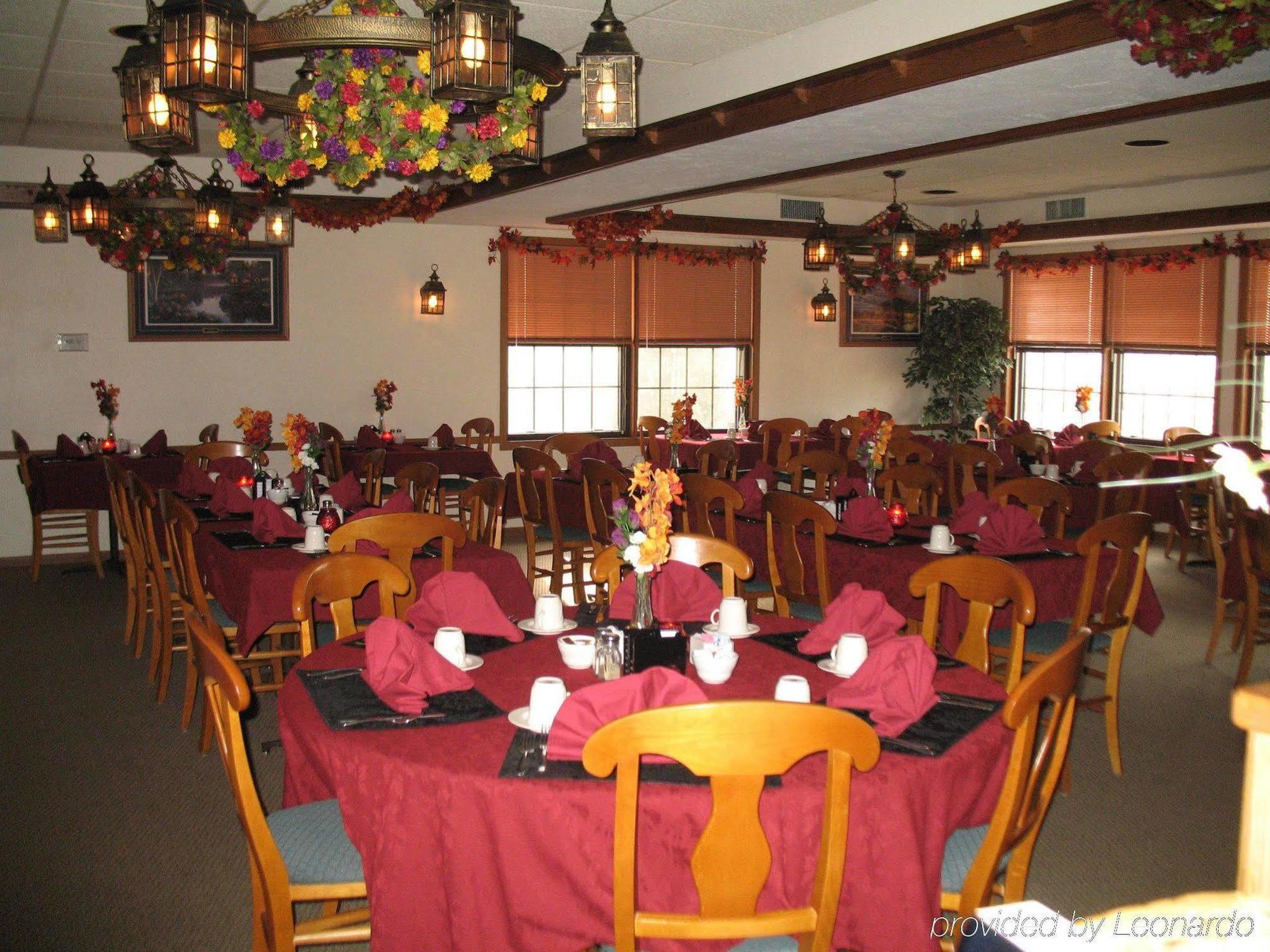 Shawano Four Seasons Resort Restoran gambar