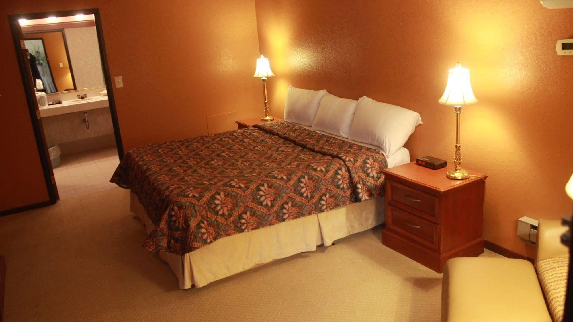 Shawano Four Seasons Resort Luaran gambar