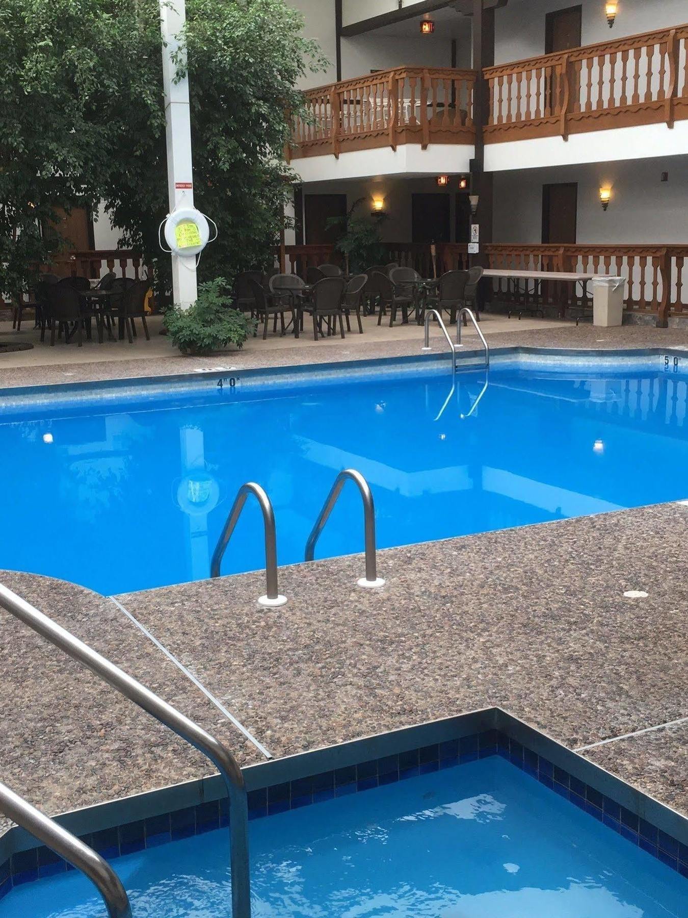 Shawano Four Seasons Resort Luaran gambar